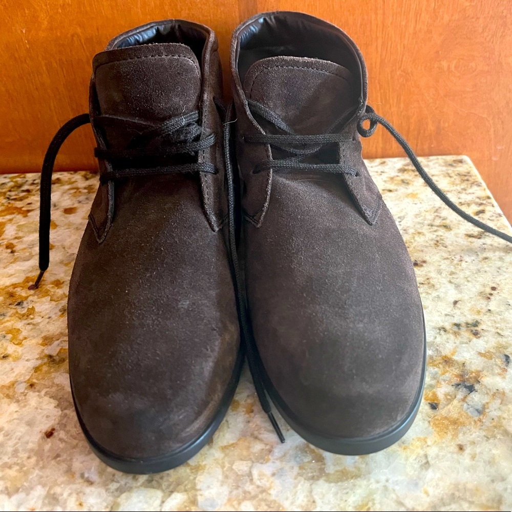 Tods Women's shoe. Size 37.5. Brown booties.